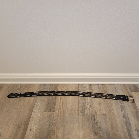 Will leather goods studded belt - Picture 4 of 9